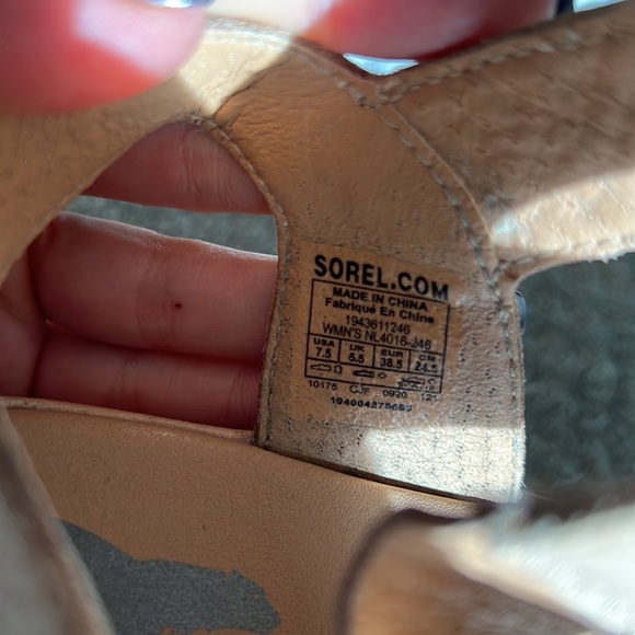 Sorel Women's Cameron Flatform Sandal - Picture 8 of 8